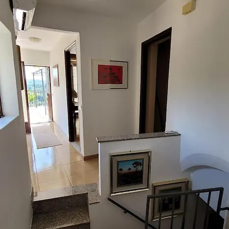 別荘 Indipendente Vacanze A Palazzo Lupis