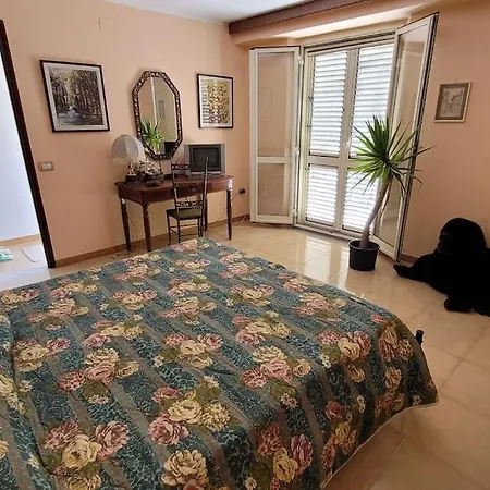 Semesterbostad Indipendente Vacanze A Palazzo Lupis