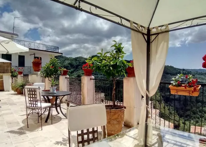 Indipendente Vacanze A Palazzo Lupis בית נופש *